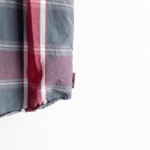 Billabong Mens Short Sleeves Button-Down Shirt Red Gray Plaid Size XL - Picture 3 of 6